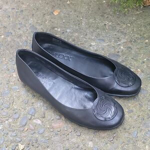 The Flexx Black Women's Balerina  Flats Size US 7.5